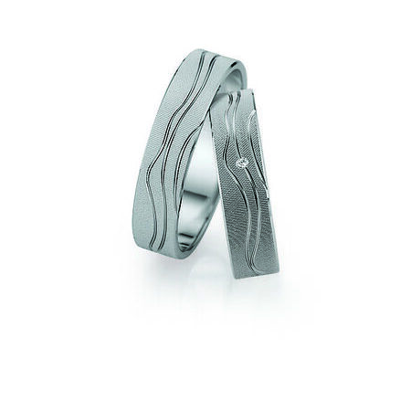 Ringe aus Silber von Slim vor weißem Hintergrund