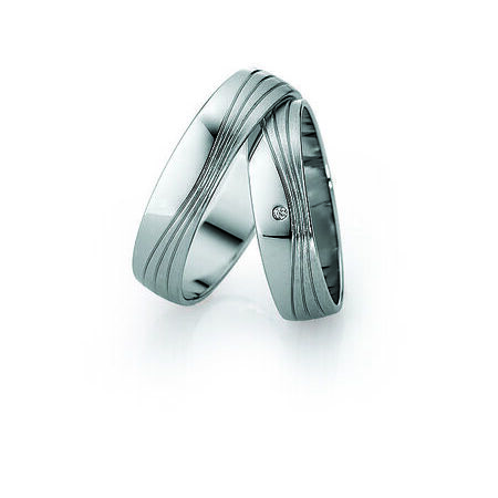 Ringe aus Silber von Slim vor weißem Hintergrund