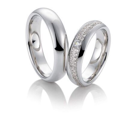 Ringe von Infinity auf weißem Hintergrund