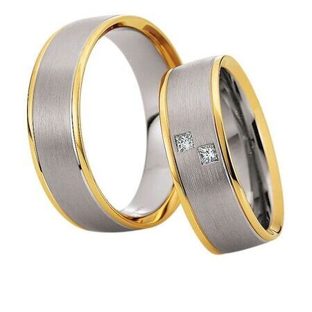 Ringe von Preciousline auf weißem Hintergrund