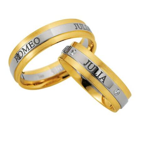 Ringe von Preciousline auf weißem Hintergrund