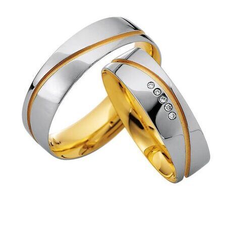 Ringe von Preciousline auf weißem Hintergrund