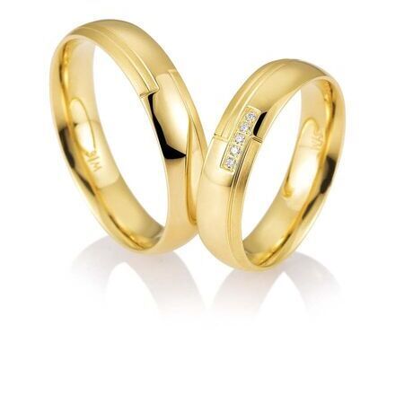 Ringe von Honeymoon Solid V auf weißem Hintergrund
