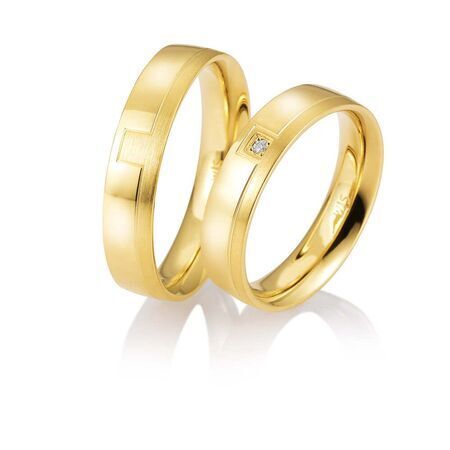 Ringe von Honeymoon Solid V auf weißem Hintergrund
