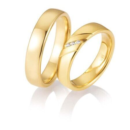 Ringe von Honeymoon Solid V auf weißem Hintergrund