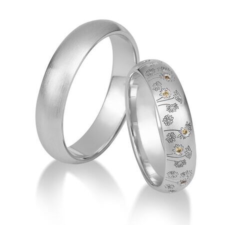 Ringe von Magic Flower auf weißem Hintergrund