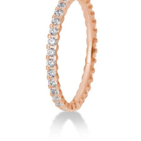 Ring von Memoire auf weißem Hintergrund