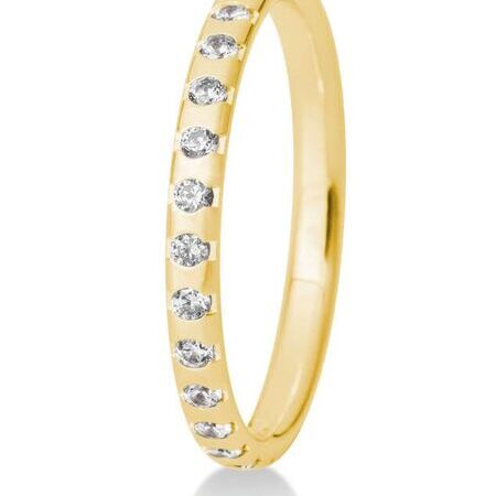 Ring von Memoire auf weißem Hintergrund