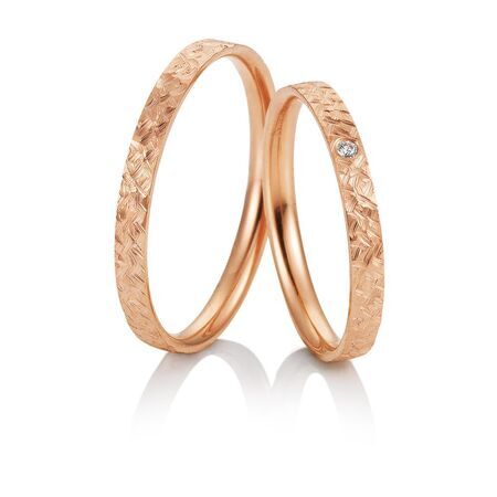 Ringe von Hello auf weißem Hintergrund
