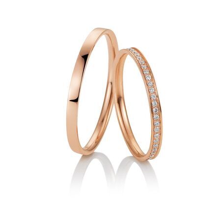 Ringe von Hello auf weißem Hintergrund