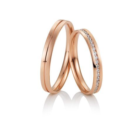 Ringe von Hello auf weißem Hintergrund