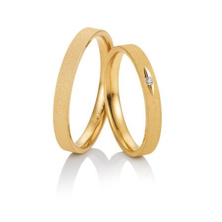 Ringe von Hello auf weißem Hintergrund