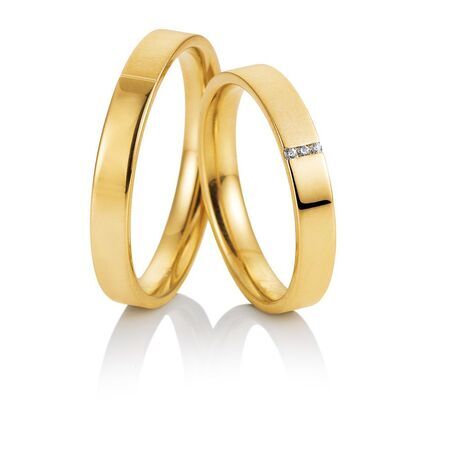 Ringe von Hello auf weißem Hintergrund
