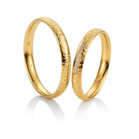 Ringe von Hello auf weißem Hintergrund