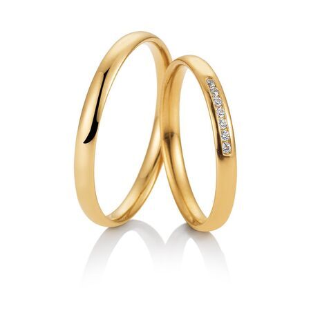 Ringe von Hello auf weißem Hintergrund