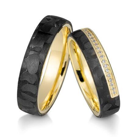 Ringe von Carbon auf weißem Hintergrund