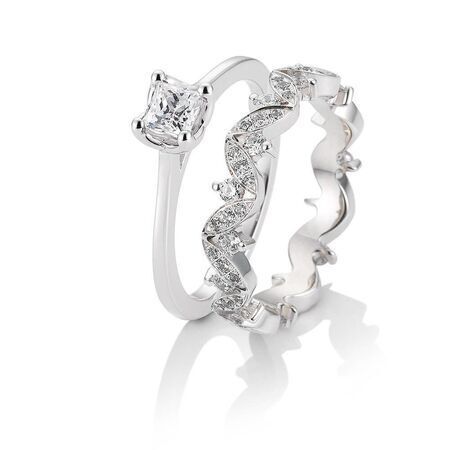 Ringe von Phoenix auf weißem Hintergrund