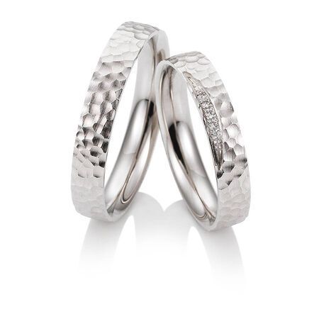 Ringe von Renaissance auf weißem Hintergrund