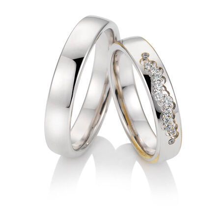 Ringe von Renaissance auf weißem Hintergrund