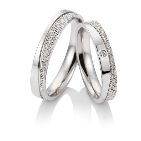 Ringe von Renaissance auf weißem Hintergrund