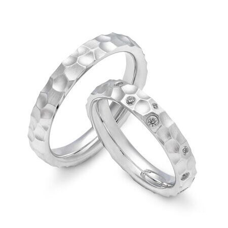 Ringe von Breuning (Ikonen) auf weißem Hintergrund