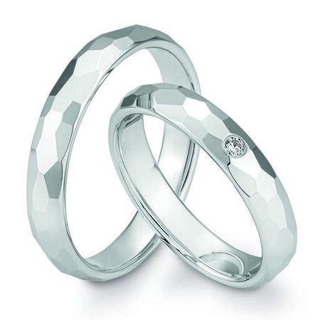 Ringe von Avantgarde auf weißem Hintergrund